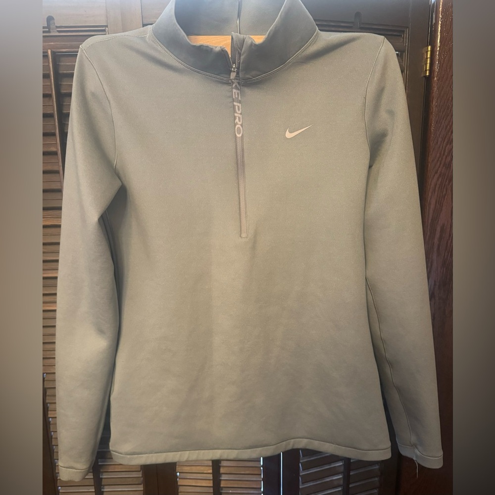 NikePro Dri-Fit Long Sleeve Gray Quarter Zip Sweatshirt